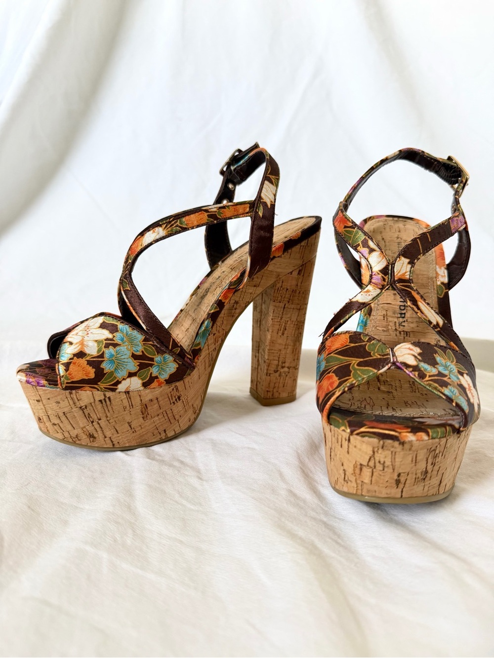 Chinese Laundry Party Time Cork Platform Block Heel in Floral Kimono | Size 6 - Picture 3 of 17